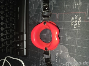 Sklave sucht 2 oder 3 Männer Gruppe