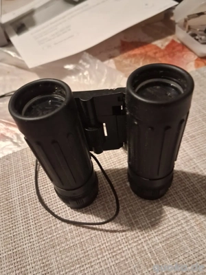 kleines gutes Fernglas