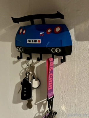 Schlüsselhalter im Nissan R35 GT-R Design