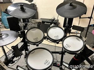 Edrum Roland TD9 mit Lautsprechern und viel Zubehör