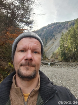 Welche hübsches Mädel ab 18j oder Frau bis 30j zierlich bis schlank sucht abenteuer lockeren sexspaß