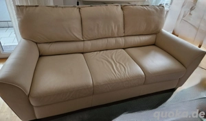 Verschenke zweiteilige Couch Kunstleder hellbeige