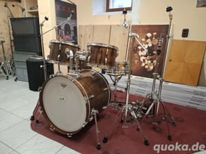 Drumset   Schlagzeug in edlem "Walnut-Laquer-Finish"