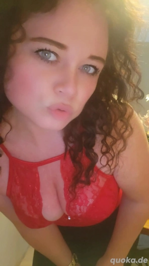 Herrin   Domina sucht gehorsame Geldsklaven und Subs