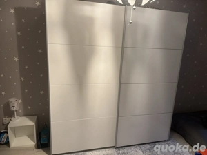 Kleiderschrank zu verkaufen 