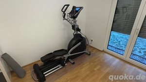 Spirit Ellipsentrainer XE195 Fitnessgerät Cardiotraining 