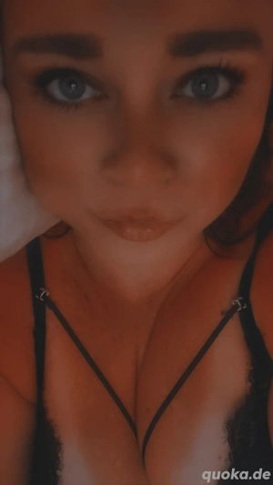  Domina sucht nach Geldsklaven und Subs.