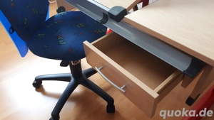 Kinderschreibtisch und Kinderstuhl Bild 2
