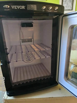 VEVOR Brutapparat Reptilieneier Inkubatoren 25L Labor Kühlung Heizung 5-42  220V für Bruteier Schwar