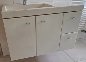 Waschtischkombi mit Mineralgussbecken und Unterschrank