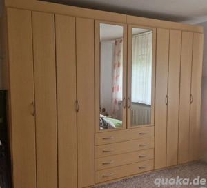 Ankleide,Kleiderschrank.groß und geräumig,Buche.Spiegel,Schubladen,Falttüren.