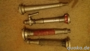 Feuerwehr: 1 Strahlrohr  B - Rohr das rot umwickelte!