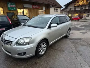 Toyota Avensis 2.2 D-CAT Sol Bild 4