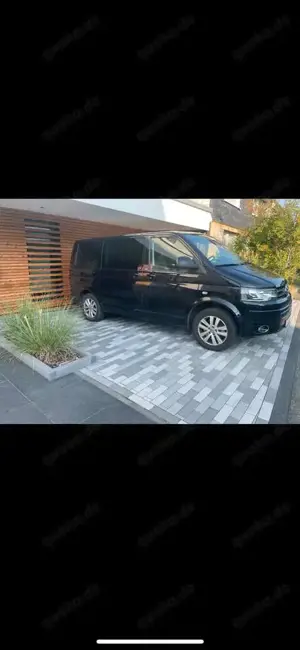 Volkswagen T5 Multivan Highline xenon AHK 179 PS wenig KM