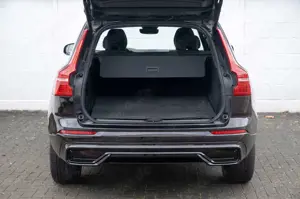 Volvo XC60 B5 AWD Benzin Plus Dark Bild 5