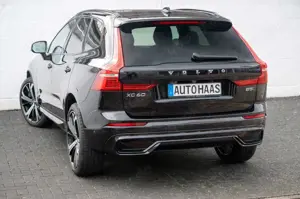 Volvo XC60 B5 AWD Benzin Plus Dark Bild 3
