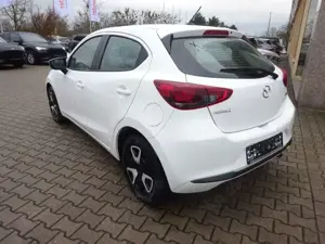 Mazda 2 Center-Line 75PS Navi Klima Tempomat Bild 4