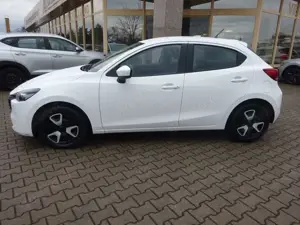 Mazda 2 Center-Line 75PS Navi Klima Tempomat Bild 3