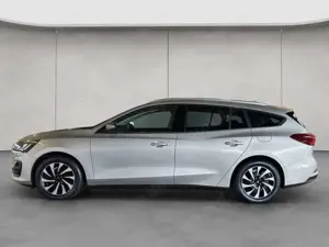 Ford Focus Turnier 1.5 EcoBlue Aut. TITANIUM EDITION Bild 2