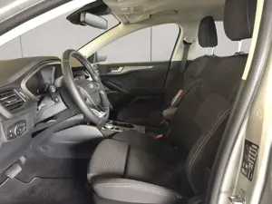 Ford Focus Turnier 1.5 EcoBlue Aut. TITANIUM EDITION Bild 4