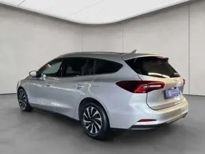 Ford Focus Turnier 1.5 EcoBlue Aut. TITANIUM EDITION Bild 3