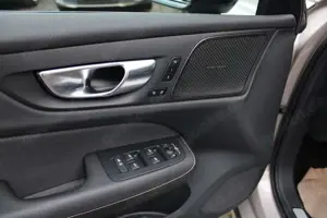 Volvo V60 B4 B DKG Plus Dark LED Navigation Leder Panorama B Bild 5