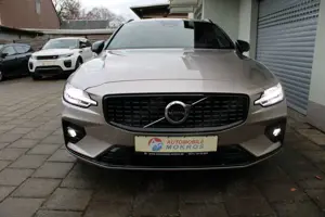 Volvo V60 B4 B DKG Plus Dark LED Navigation Leder Panorama B Bild 2