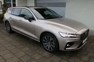 Volvo V60 B4 B DKG Plus Dark LED Navigation Leder Panorama B