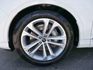 Audi Q7 S line 45 TDI*4X4*AHK*LED*7-SITZE*20 ZOLL*PANO*KAM Bild 4