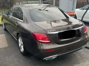 Mercedes-Benz E 220 E 220 d 9G-TRONIC