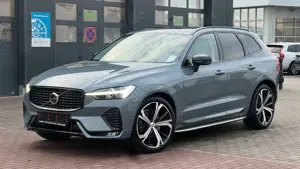 Volvo XC60 B5 D Ultimate Dark AWD*360°*AHK*HUD*LUFT*