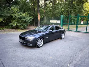BMW 740 F01