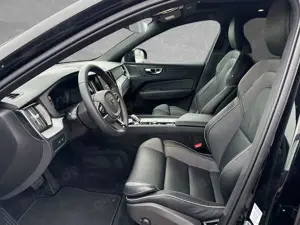 Volvo XC60 T6 AWD Plus Black Edition ACC BLIS SD Bild 3