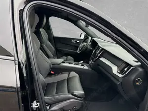 Volvo XC60 T6 AWD Plus Black Edition ACC BLIS SD Bild 4