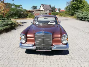 Mercedes-Benz 280