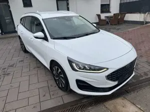 Ford Focus Titanium Automatik  LED Großes-Navi Automatik Bild 2