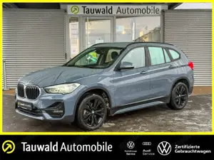 BMW X1 sDrive 18i Sport Line AHK/NAVI/SHZ/PDC/LED 18 i