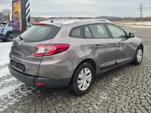 Renault Megane III Grandtour Paris 1.6 16V Bild 3