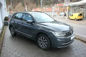 Volkswagen Tiguan Life 1.5 TSI AHK,LED,SHZ,PDC,ACC Bild 2