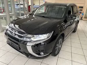Mitsubishi Outlander PHEV Outlander TOP FahrasPaket 4WD AKKU NEU