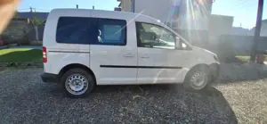 Volkswagen Caddy 1.6 TDI (5-Si.) Trendline Blue Motion Bild 4