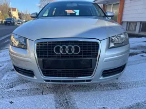 Audi A3 1.6 Ambiente DSG NAVI 1 HAND ORGINAL KM STAND!!! Bild 2