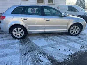 Audi A3 1.6 Ambiente DSG NAVI 1 HAND ORGINAL KM STAND!!! Bild 5