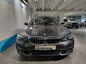 BMW 320 d LuxuryLine/AHK/ACC/Kamera Bild 5