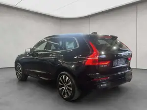 Volvo XC60 XC60 B5 AWD Leder PilotAssist BLIS Voll-LED 19'' A Bild 3