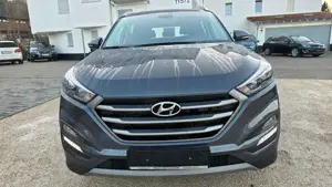 Hyundai TUCSON NAVI+4X4+TÜV+GARANTIE+PARKS+TEMPO+KAMERA