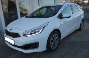 Kia Others Ceed Sportswagon Dream Team LED RüKa