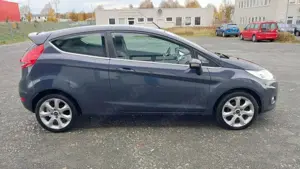 Ford Fiesta Titanium - Super Anfänger Auto wenig KM !