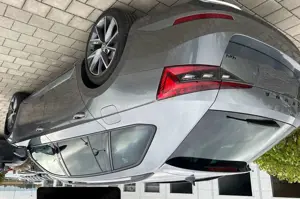 Skoda Superb Superb Combi 2.0 TDI DSG Sportline