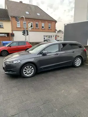 Ford Mondeo Mondeo AWD Allrad Kombilimousine 2,0 Diesel Bild 4